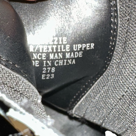 Marc Fisher Black Leather Womens Harness Square Toe Chelsea Boots 9.5 - Picture 13 of 13